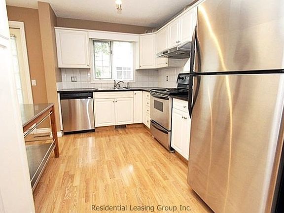 4th image of 1339 14th Ave SW #15