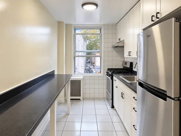 2122 Blackrock Ave #2R, Bronx, NY 10472