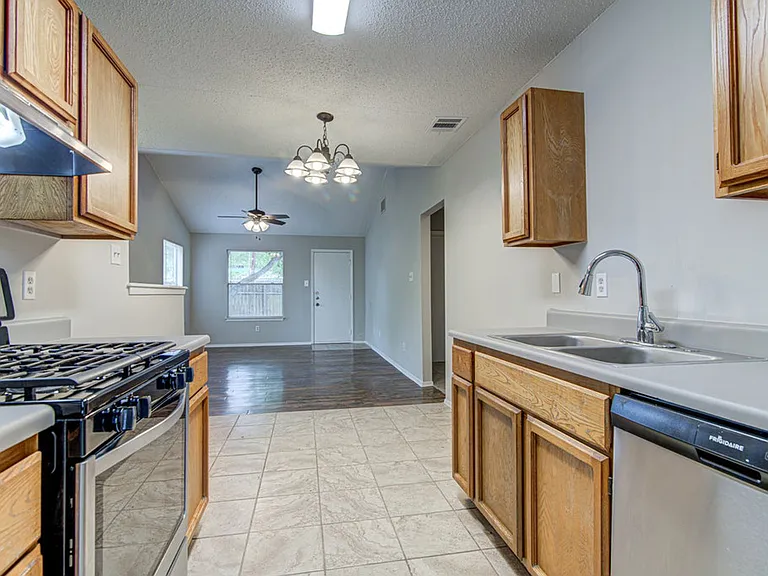 8116 W Gate Blvd — Photo 11