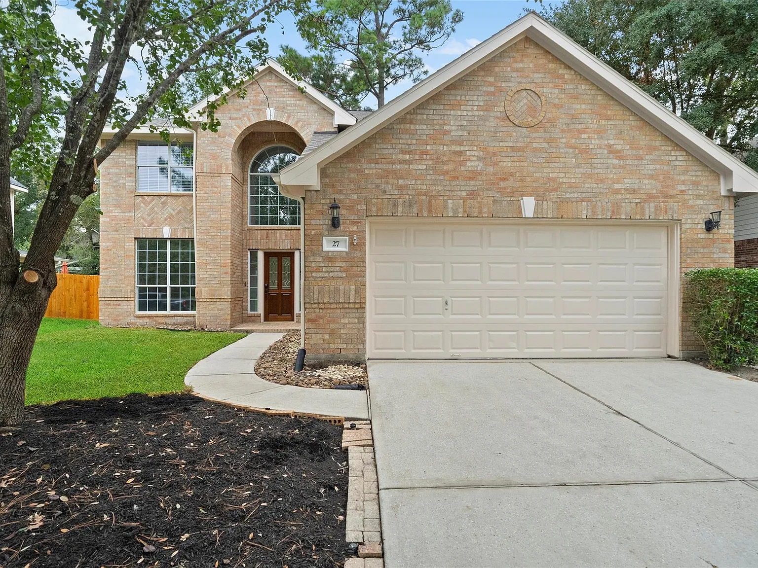 4 bed, 3.5 bath, 2775 sqft, $2,800 — Photo 2