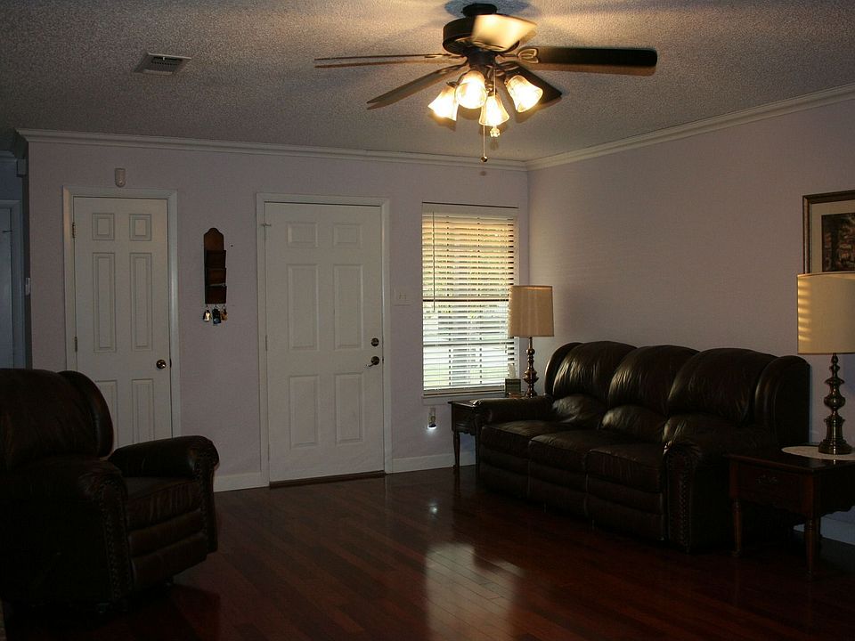 2nd image of 1716 Mimosa Ln