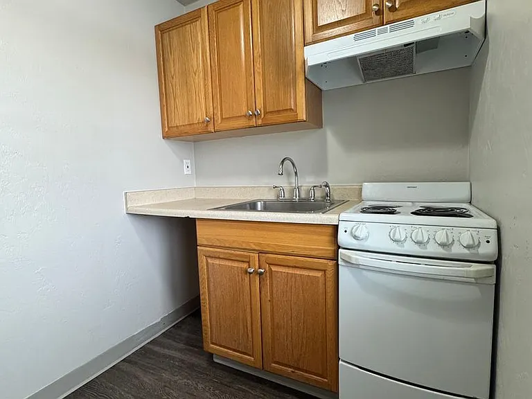 765 E 18th Ave #11 — Photo 10