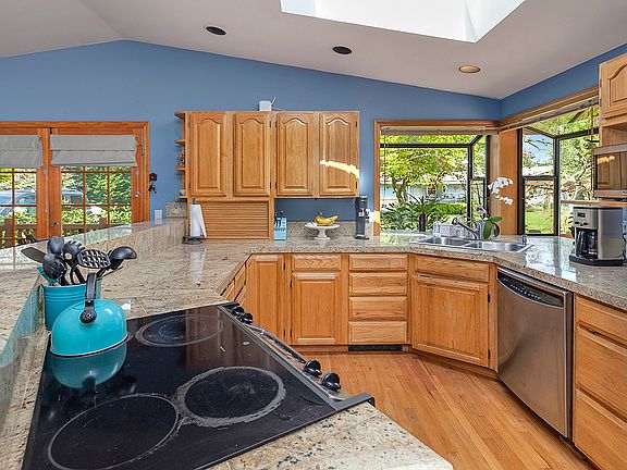 5th image of 33617 SE 47th St