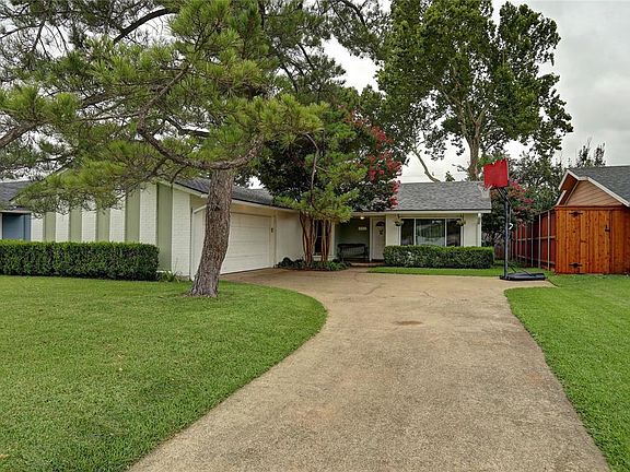 3rd image of 4310 Sweetbriar Dr