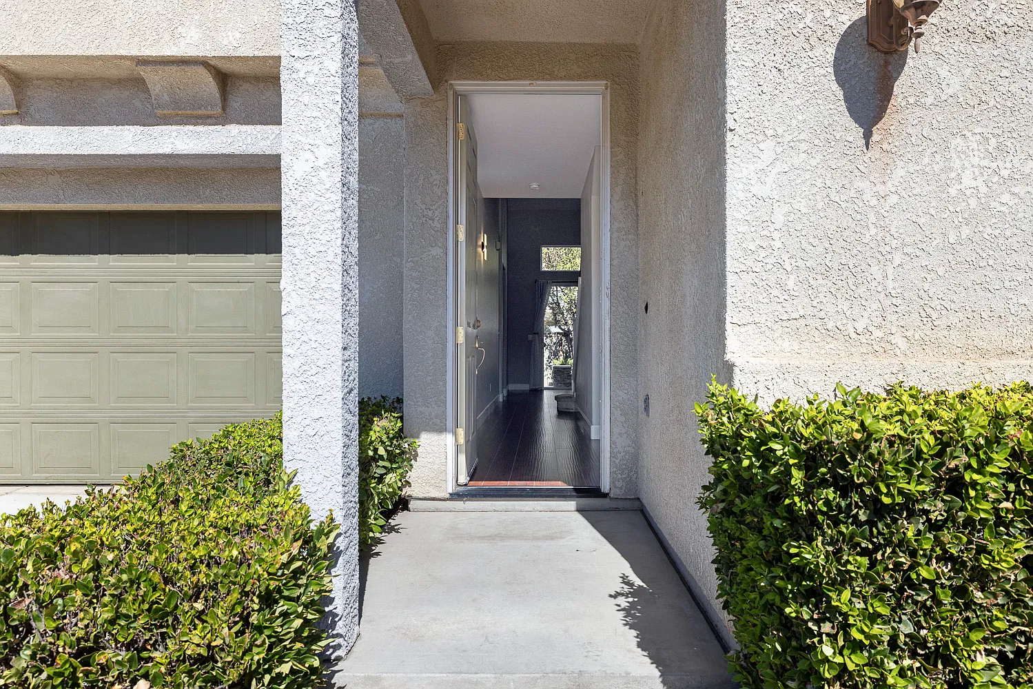 3 bed, 1858 sqft, $2,495 — Photo 4