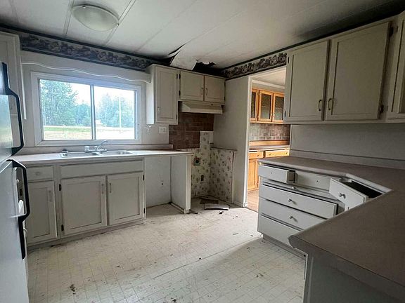 3rd image of 2260 Waskway Dr W