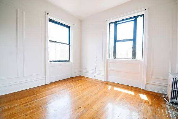 Rented by Monarch Realty Holdings | media 11