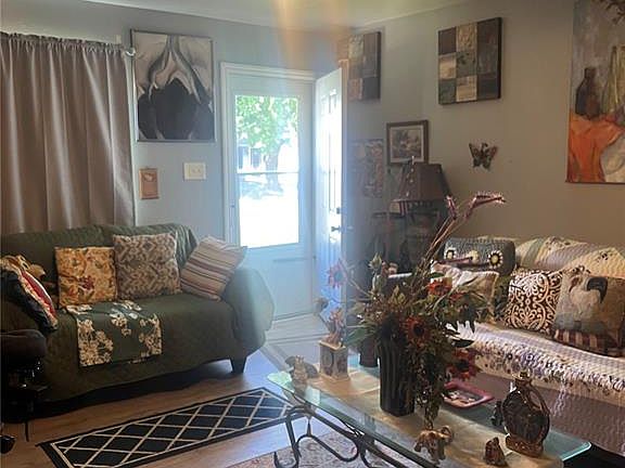 2nd image of 813 Saint Matthew Dr