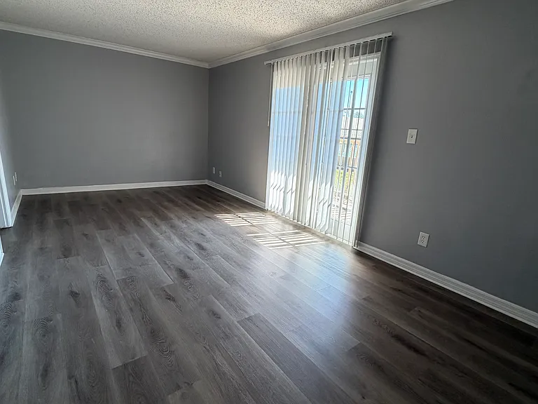 435 Wymore Rd #103 — Photo 2