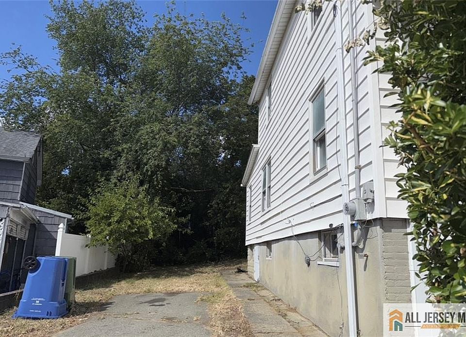 29 Smullen St, Sayreville, NJ 08872 | Zillow