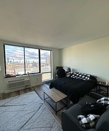 4th image of 55 Jordan Ave APT 904