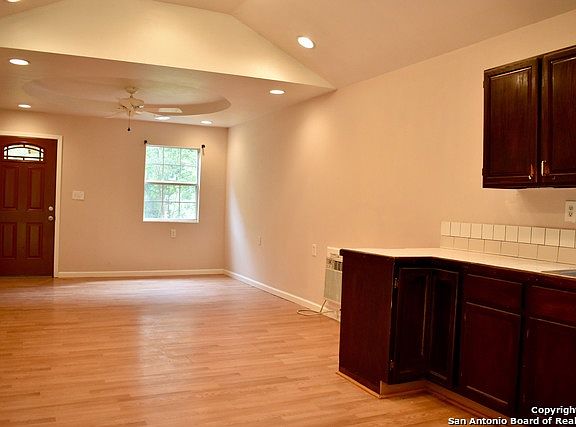 3rd image of 13910 Tondre Lot 2