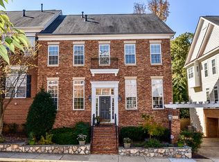 1870 Amberwood Manor Ct, Vienna, VA 22182