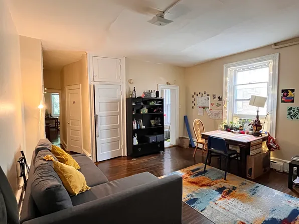 804 S 49th St APT 2R, Philadelphia, PA 19143