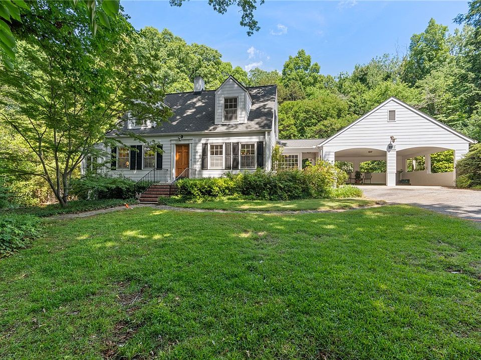 1st image of 107 Mountain Laurel Dr