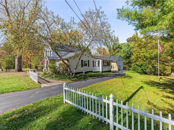 35755 Miles Rd, Moreland Hills, OH 44022