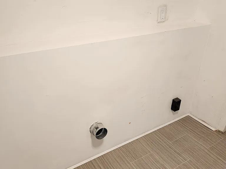 320 Wallace St — Photo 11