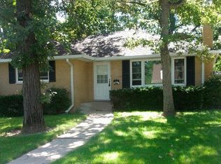 755 Greenview Pl, Lake Forest, IL 60045