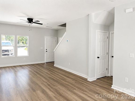 2nd image of 814 E Main St