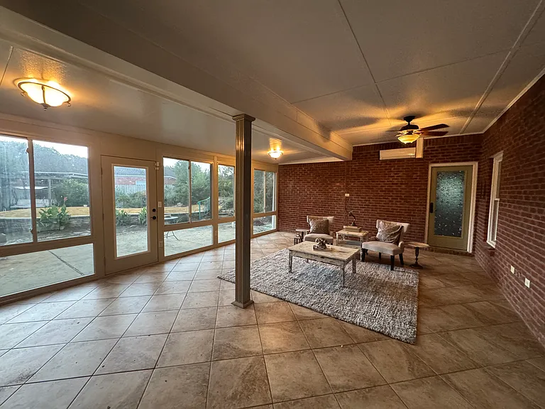 416 Towne Lake Pl — Photo 38