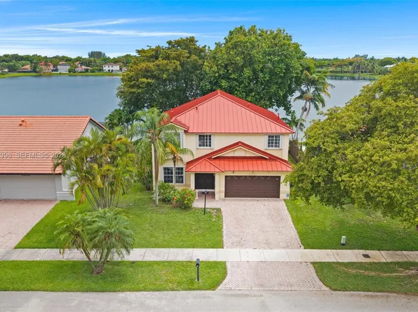 9314 SW 212th Ter, Cutler Bay, FL 33189