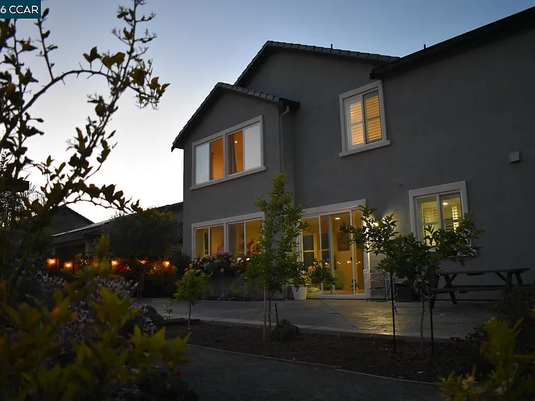 582 Mandevilla Dr — Photo 39