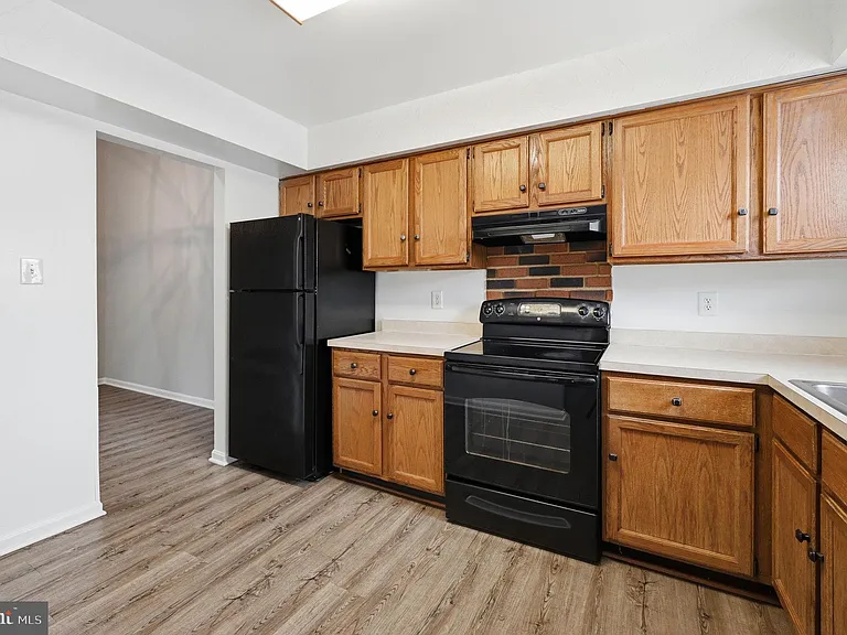 8909 Sugarwood Ln #8909 — Photo 3