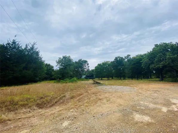 709 Oak Spgs, Stigler, OK 74462