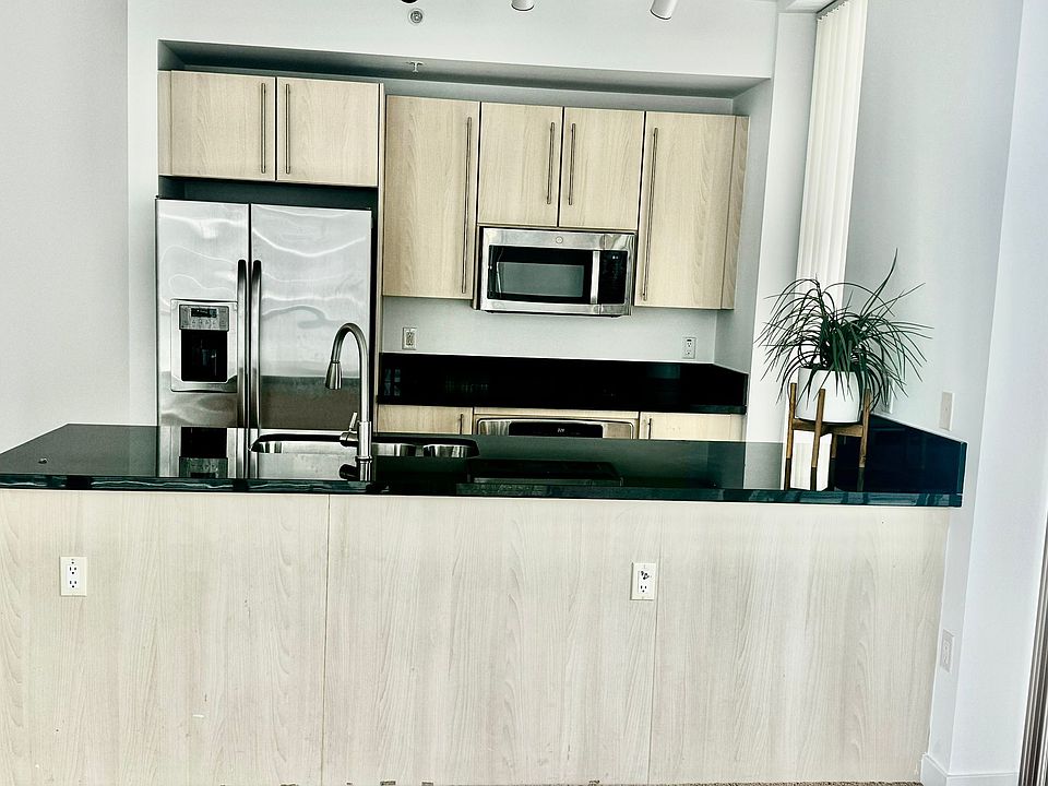 1st image of 1111 SW 1st Ave #1720