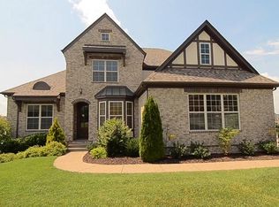 1016 Avery Trace Cir, Hendersonville, TN 37075