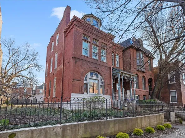 2346 Albion Pl, Saint Louis, MO 63104