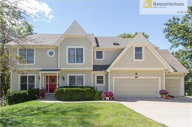 Welcome to 5502 Mullen Street in beautiful Lakeview Estates in Shawnee, Kansas.