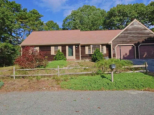 28 Fresh Pond Circle, South Dennis, MA 02660