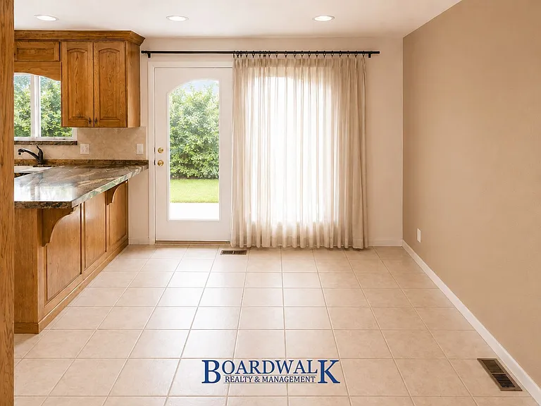3303 W Hector Dr — Photo 9
