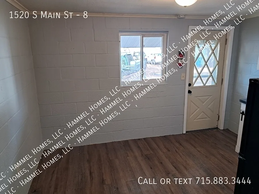 Building Photo - 1520 S Main St #8