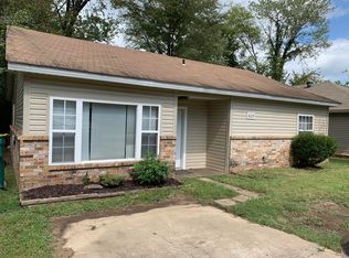 809 E 8th St, Russellville, AR 72801