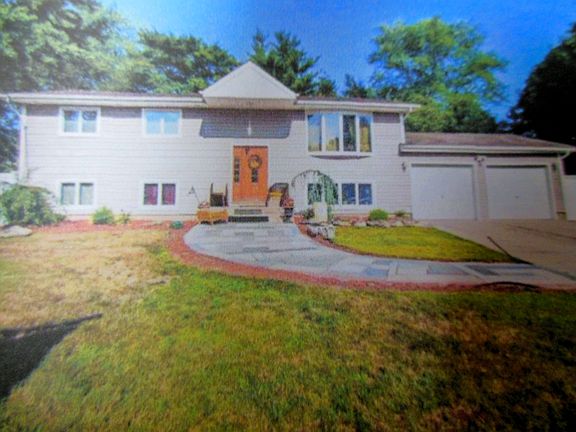 2nd image of 7 Burndale Ct
