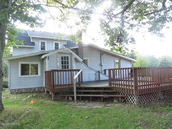 2nd image of 2131 E 40th St