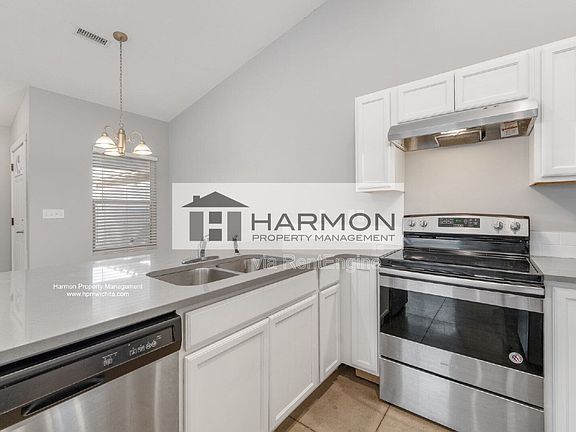 4th image of 5326 N Hillside St #129
