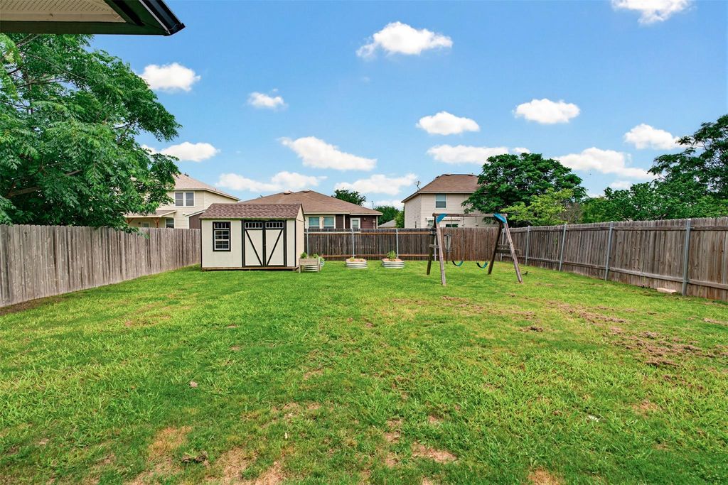 318 Liberty St, Hutto, TX - View 3