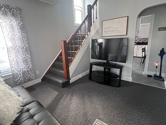 5th image of 287 Barton St