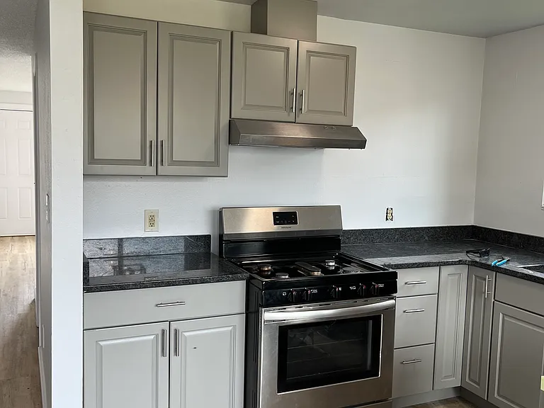 2224 Iron St — Photo 7