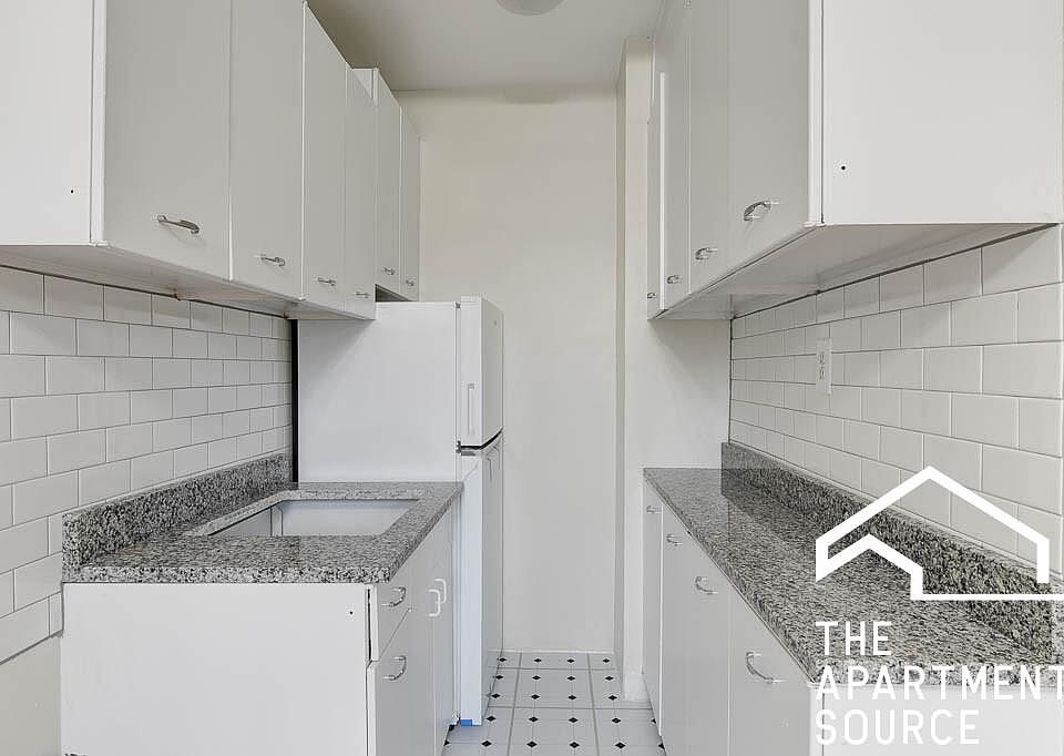 1st image of 1210 W Sherwin Ave #310