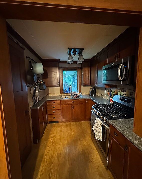 2nd image of 7 Pond Rd