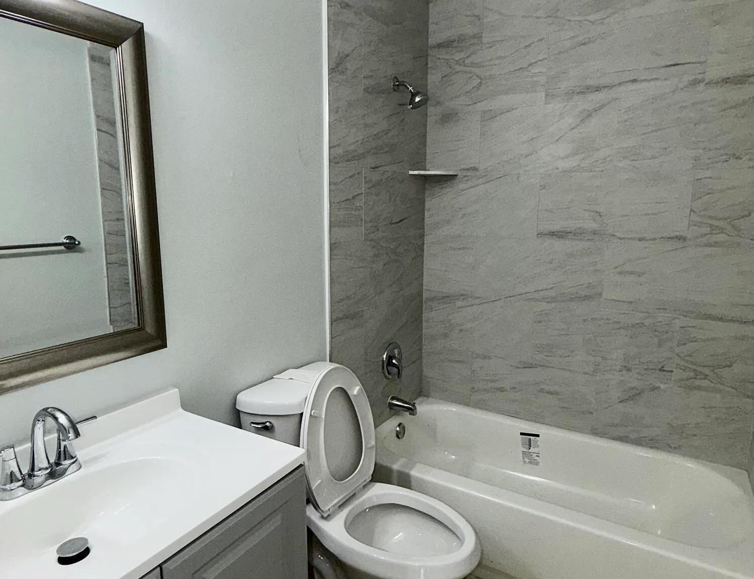 3 bed, 1635 sqft, $3,200 — Photo 2