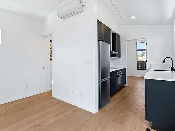 4th image of 1570 7th Ave #C-d