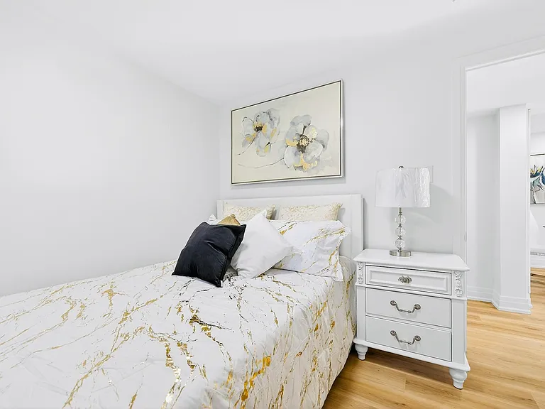 40 Westaway Pl #LOWER — Photo 2