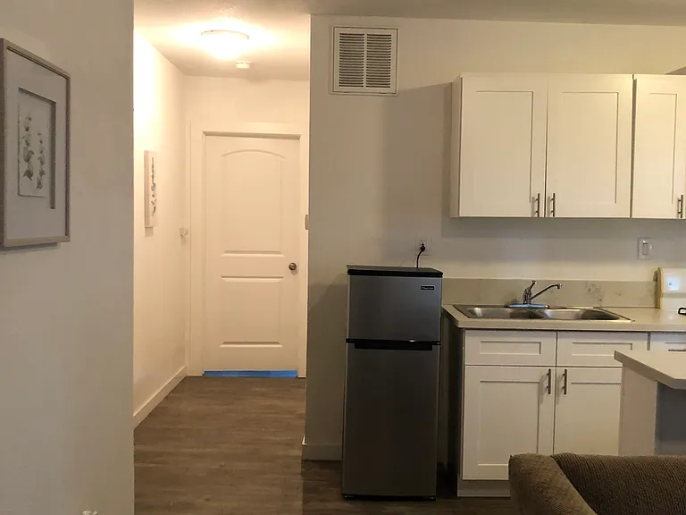 928 W 83rd St — Photo 14