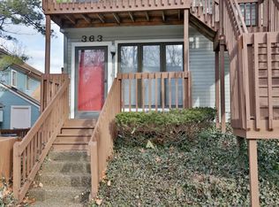 363 Crescent Spring Dr, Louisville, KY 40206