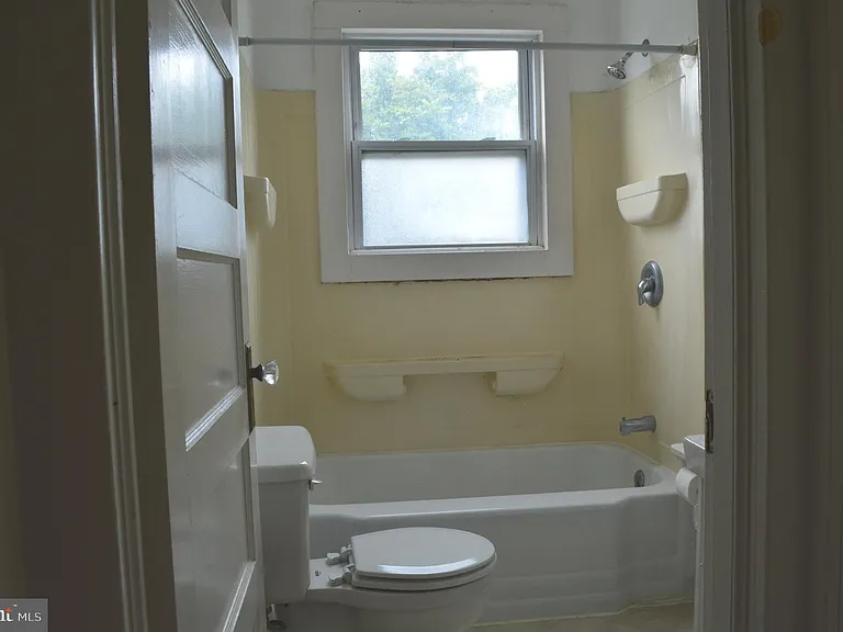 121 Broad St — Photo 23